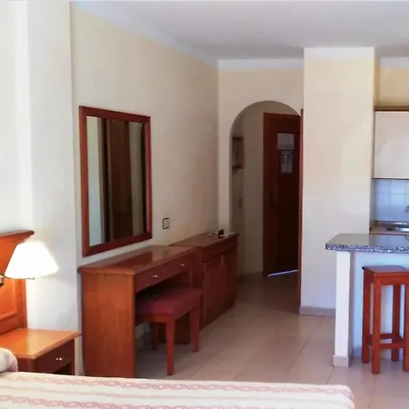 Malibu Holidays * Costa Adeje (Tenerife)